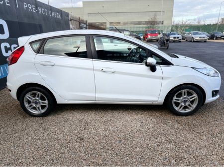 2013 Ford Fiesta ZETEC - 1.2 - LOW MILES - FULL SERVICE HISTORY €7,995 thumbnail