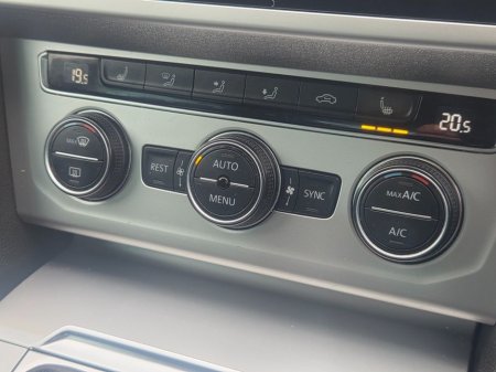 2019 Volkswagen Passat SE BUSINESS TDI €17,950 thumbnail