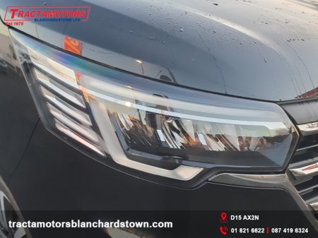 2024 Renault Trafic Passenger 9 SEAT AUTO 170HP RED EDITION €54,999 thumbnail