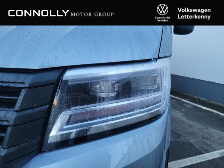 2025 Volkswagen Crafter CR35 Panel van Highline MWB 177 HP 2.0 TDI 8sp Automatic FWD €45,488 thumbnail