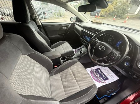 2018 Toyota Auris HEV Luna Sport *HUGE SAVINGS* €15,850 thumbnail