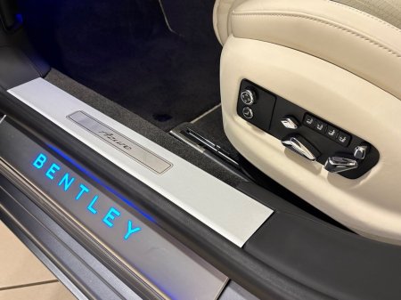 2025 Bentley Flying Spur 3.0 V6 E-HYBRID AZURE=AS NEW//HUGE SPEC=PAN ROOF//BALANCE OF BENTLEY WARRANTY=ONLY €150 ANNUAL ROAD TAX//TAILORED FINANCE PACKAGES AVAILABLE=TRADE INS €249,995 thumbnail