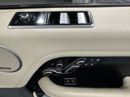 2020 Land Rover Range Rover Vogue P400e 202 €57,800 thumbnail