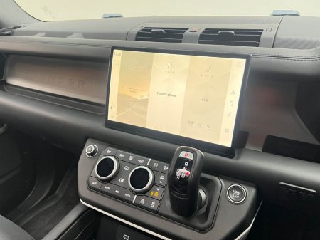 2024 Land Rover Defender HSE X-DYNAMIC P400E €92,990 thumbnail