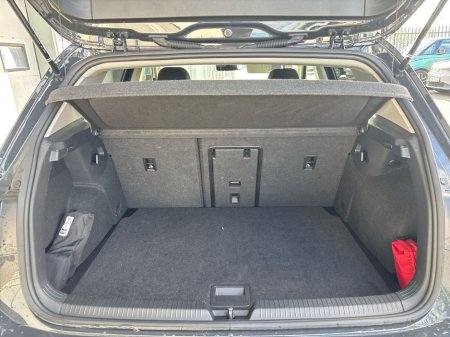 2025 Volkswagen Golf GOLF EDITION 75 2.0 TDI 116HP €31,975 thumbnail