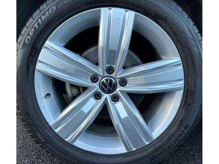 2023 Volkswagen Tiguan ELEGANCE 2.0 TDI 150HP NAV SKY VIEW €37,950 thumbnail