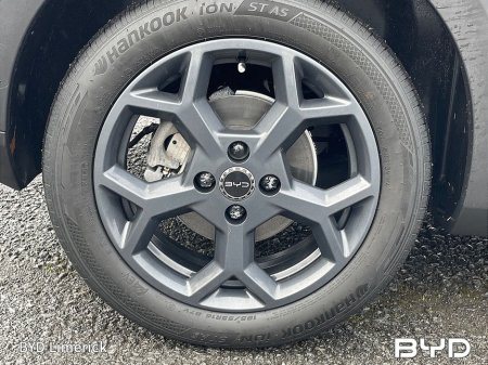 2025 BYD Dolphin 60kWh 204PS Comfort €24,950 thumbnail