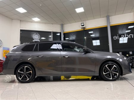 2024 Opel Astra As New (242) AUTOMATIC DIESEL Sports Tourer ELEGANCE As New Tint Kms Superb Value www.bolands.ie Est.1955 €30,750 thumbnail