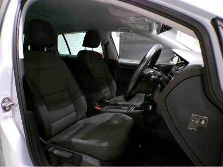 2018 Volkswagen Golf *2018*14,000 MILES*AUTO*VW GOLF MARK 7.5*COLOUR CAMERA*SAT-NAV*APPLE-CARPLAY*ANDROID AUTO*UP-GRADED VW ALLOYS*XL MEDIA*FLAT-BOTTOM SPORT STEERING WHEEL WITH ADAPTIVE CRUISE CONTROL**RADAR ASSIST €18,900 thumbnail