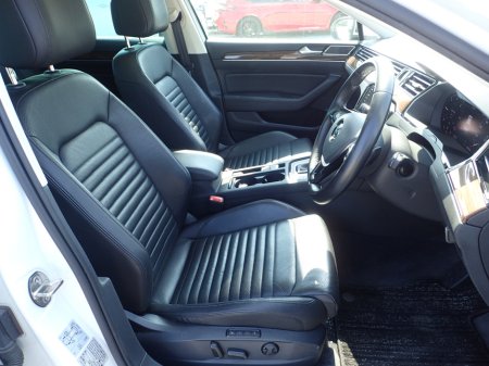 2019 Volkswagen Passat 2.0 TDI R-Line  HIGHLINE HUGH SPEC! €25,950