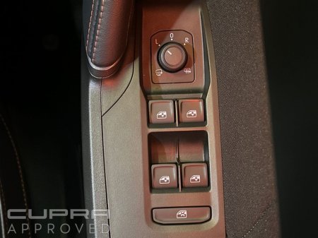 2025 Cupra Formentor *AUTO* 1.5 eTSI 150hp DSG €42,995 thumbnail