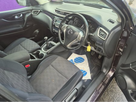 2015 Nissan Qashqai 1.2 DIG-T ACENTA SMRT VSN 115PS 5DR €9,950 thumbnail