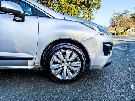 2016 Peugeot 3008 1.2 PureTech Active S&S €7,999