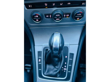 2015 Volkswagen Golf  €12,950 thumbnail