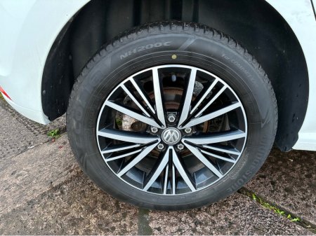 2016 Volkswagen Polo 1.2i TSI Petrol AllStar Automatic €13,500 thumbnail