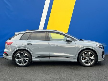 2023 Audi Q4 e-tron E-TRON S-LINE 35 AUTO // BLACK EDITION // HALF-LEATHER S-LINE HEATED SEATS // VERY LOW MILEAGE €35,900