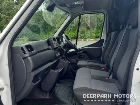 2022 Renault Master MASTER FWD MM33 BLUE DCI 135 B €17,950