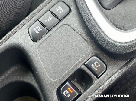 2024 Toyota Yaris Cross 1.5 Hybrid Luna thumbnail