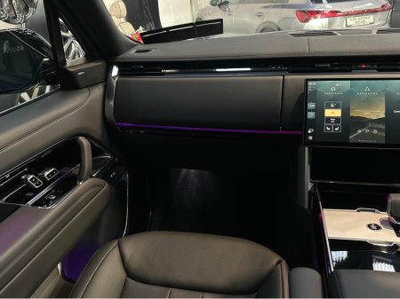 2025 Land Rover Range Rover P460 E-HYBRID HIGH SPEC NEW €149,950 thumbnail