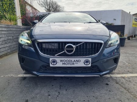 2017 Volvo V40 2.0D4 CROSS COUNTRY / HIGH SPEC / LOW MILEAGE / TAX €270 ( 172 DECEMBER REG ) €17,950
