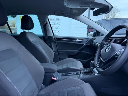 2017 Volkswagen Golf 1.4 TSI 140HP HIGHLINE AUTO €18,950 thumbnail