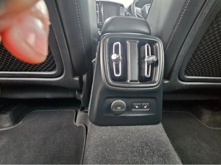 2023 Volvo XC40 PHEV T4 PLUS BRIGHT 5DR A AUTO €30,950 thumbnail