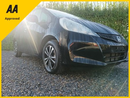 2013 Honda Jazz 1.3 AUTOMATIC NOT HYBRID ONLY 47,209KM 4 NEW TYRES NEW NCT 6 MONTHS ROAD TAX HI SPEC CAR REVERSE CAMERA LARGE TOUCH SCREEN MULTIMEDIA SYSTEM €9,995