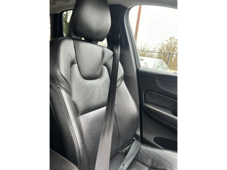 2020 Volvo XC60  €28,850 thumbnail