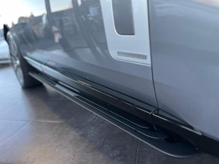 2025 Land Rover Range Rover P550 PHEV AUTOBIOGRAPHY €159,000 thumbnail