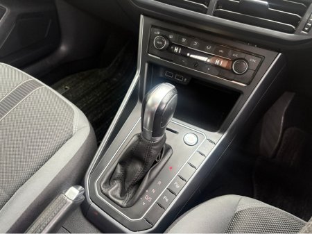 2018 Volkswagen Polo HIGHLINE AUTOMATIC 1.0 PETROL //HIGH SPEC//LOW MILES//REVERSE CAMERA//KEYLESS ENTRY//ADAPTIVE CRUISE CONTROL// €15,950 thumbnail