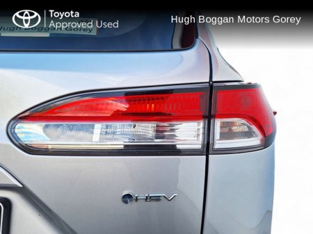 2024 Toyota Corolla Cross CROSS 1.8 LUNA €37,950 thumbnail