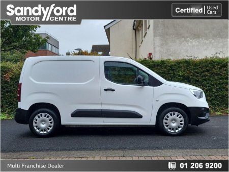 2022 Opel Combo 1.5 Turbo D 100PS Energy €11,341 thumbnail