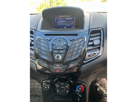 2016 Ford Fiesta 1.25 ZETEC BLUE EDITION €8,750