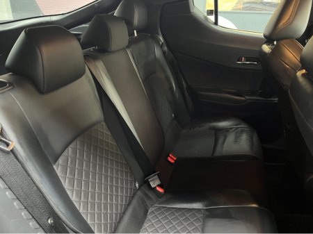 2022 Toyota C-HR €26950 2022 TOYOTA C-HR 1.8L HYBRID / 72K KMS / CRUISE CONTROL, HEATED SEATS, REVERSE CAMERA & MORE €26,950 thumbnail