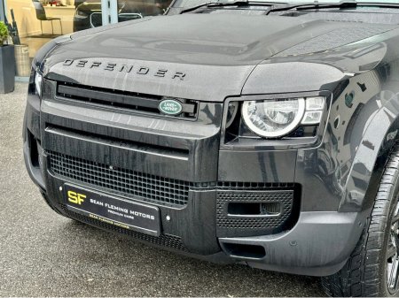 2022 Land Rover Defender ++LOW KM++ 3 SEATS / PLUS VAT €53,000 thumbnail