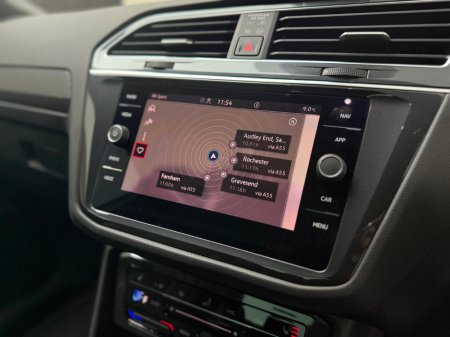 2023 Volkswagen Tiguan R-LINE 1.4 TSI PHEV DSG €37,990 thumbnail