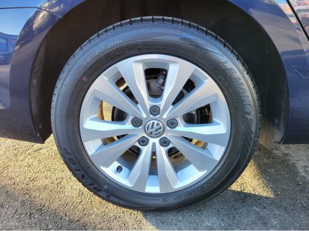 2015 Volkswagen Golf (2yr warranty) 1.2 petrol Auto estate 76308 €12,999 thumbnail