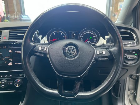 2017 Volkswagen Golf €17950! 2017 VOLKSWAGEN GOLF TSI HIGH LINE 1.4 AUTOMATIC / CRUISE CONTROL / REVERSE CAMERA / PADDLE SHIFTERS €17,950 thumbnail