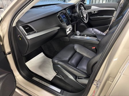 2016 Volvo XC90 2.0 T8 400PS HYBRID MOMENTUM GEARTRONIC €24,950 thumbnail