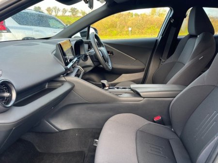 2025 Toyota C-HR C-HR PHEV SPORT €38,800 thumbnail