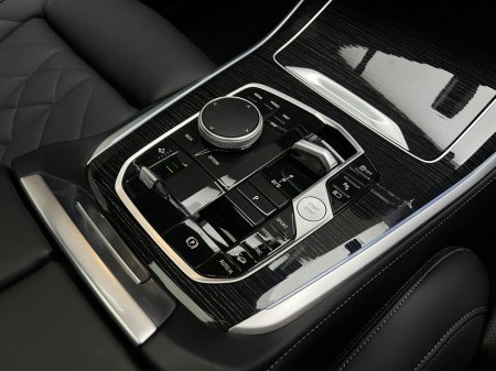 2025 BMW X5 50E M SPORT XDRIVE *PAN ROOF* €102,990 thumbnail