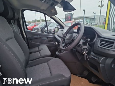 2025 Renault Trafic TRAFIC LL30 BLUE DCI 130 START €26,995 thumbnail