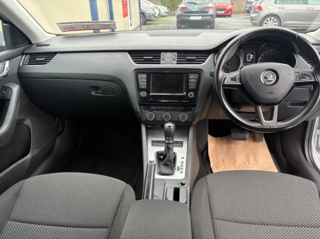 2016 Skoda Octavia COMBI AMBITION 1.6TDI 110HP DSG €10,950 thumbnail