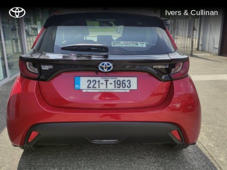 2022 Toyota Yaris YARIS 1.5 HYBRID LUNA €21,700