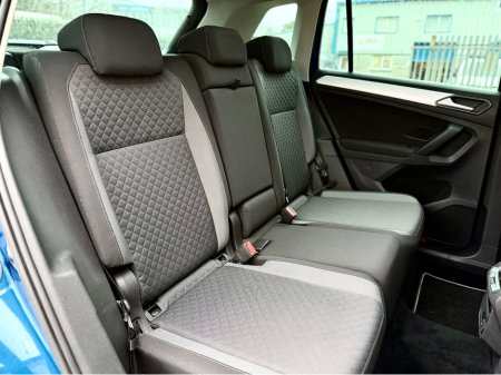 2017 Volkswagen Tiguan COMFORTLINE 2.0 TDI 115BHP 115HP MANUAL 6SPEED FWD 4 €19,950 thumbnail