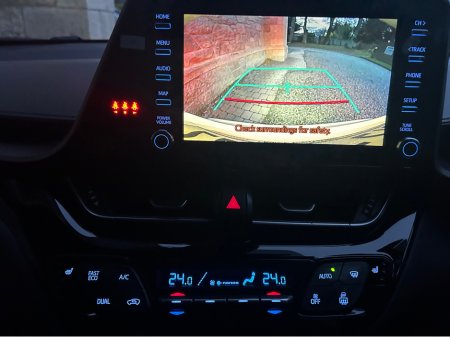 2022 Toyota C-HR 1.8 HYBRID SOL 4DR AUTO**//**SAT NAV**//**REVERSE CAMERA**//**PARKING SENSORS**//**NEW NCT 03 2028**//**WARRANTY**//**FINANCE ARRANGED! €21,999