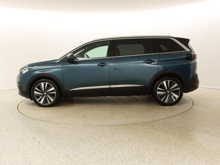 2020 Peugeot 5008  €28,950