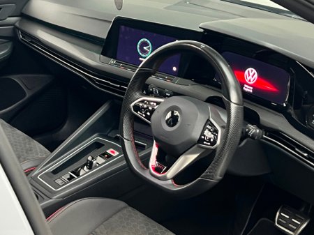 2022 Volkswagen Golf GTI CLUBSPORT 2.0 TSI 300HP *PAN ROOF* €49,990 thumbnail