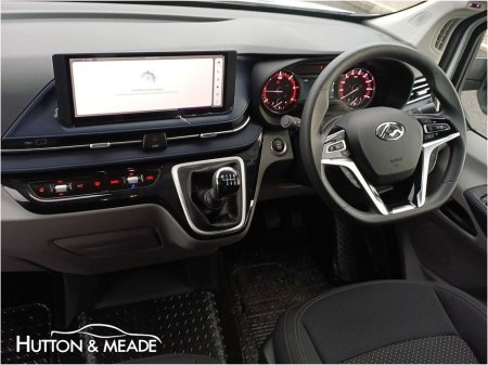 2026 Maxus Deliver 9 Luton Body with Tail Lift