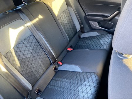 2022 Volkswagen Taigo R-LINE 1.0 TSI 110HP MANUAL 6SPEED FWD €21,950 thumbnail